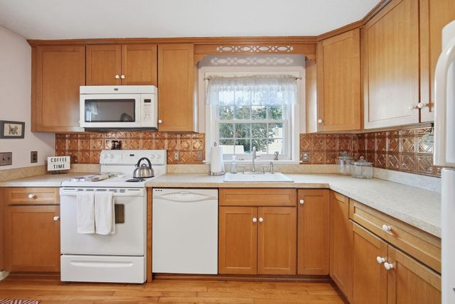 24 Sedgelia Street, Springfield, MA 01104