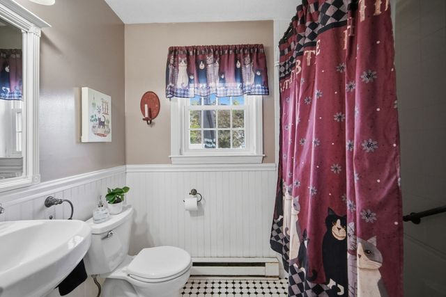 24 Sedgelia Street, Springfield, MA 01104