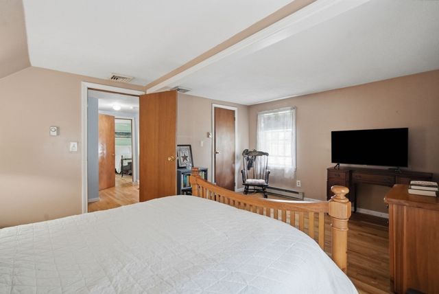 24 Sedgelia Street, Springfield, MA 01104