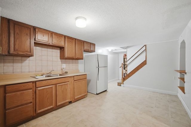 24 Sedgelia Street, Springfield, MA 01104