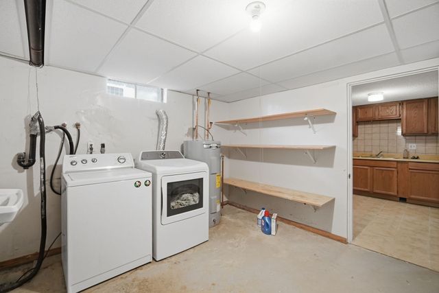 24 Sedgelia Street, Springfield, MA 01104