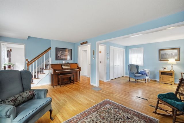 24 Sedgelia Street, Springfield, MA 01104