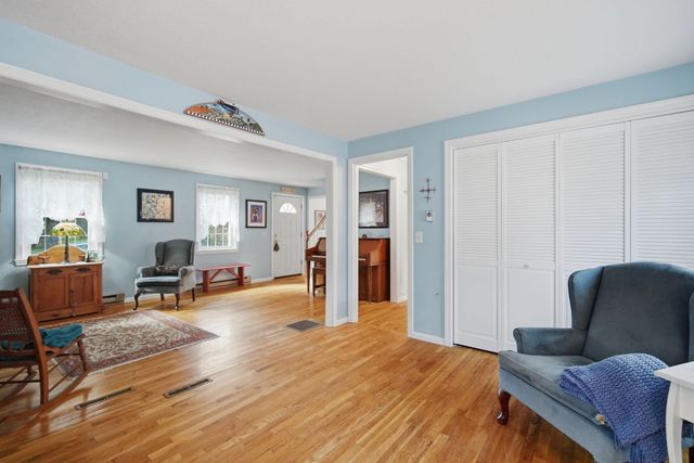 24 Sedgelia Street, Springfield, MA 01104