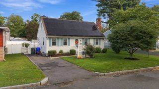 24 Sedgelia Street, Springfield, MA 01104