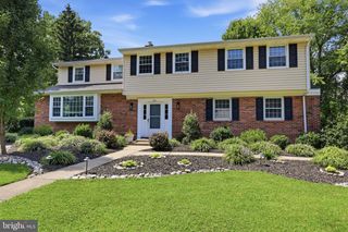 593 KINGS RD, Yardley, PA 19067