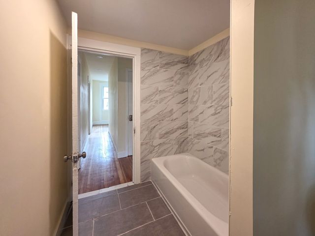 20 Chilcott Pl 2, Boston, MA 02130