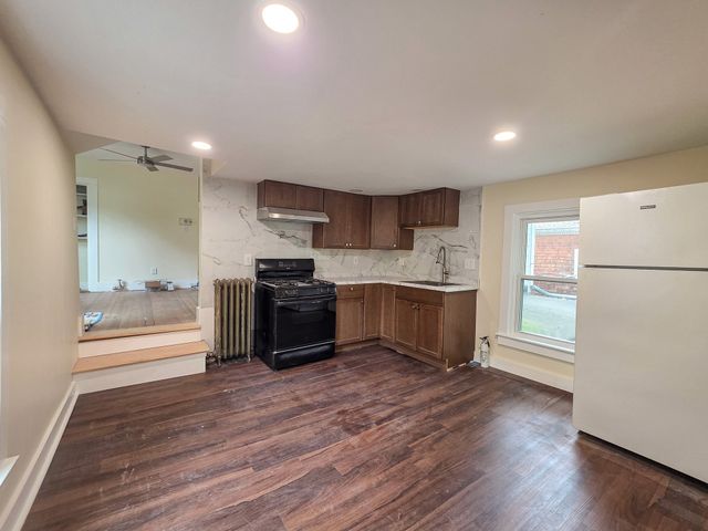 20 Chilcott Pl 2, Boston, MA 02130