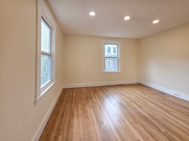 20 Chilcott Pl 2, Boston, MA 02130