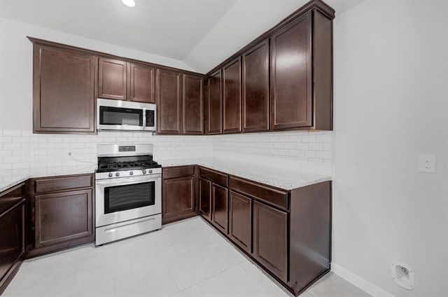 2130 Mirror Ridge Court, Texas City, TX 77568