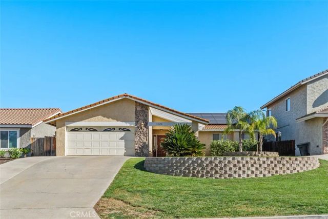 30698 Long Point, Canyon Lake, CA 92587