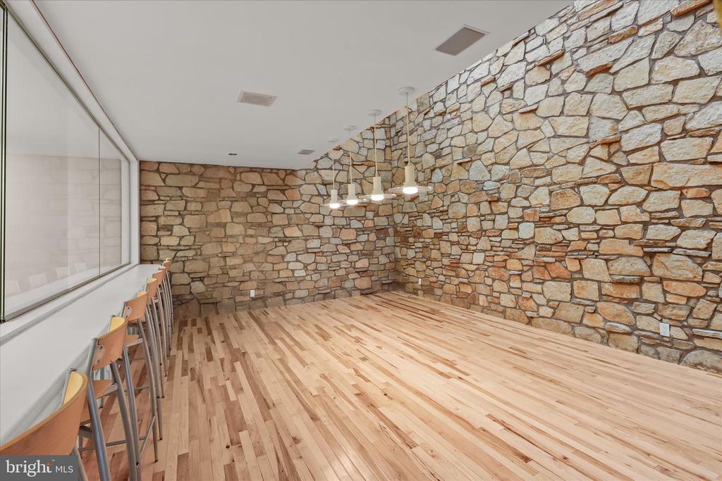 Image 100 of property listing at 11802 FARSIDE RD, Ellicott City, MD 21042