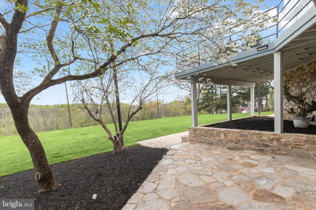 Image 105 of property listing at 11802 FARSIDE RD, Ellicott City, MD 21042