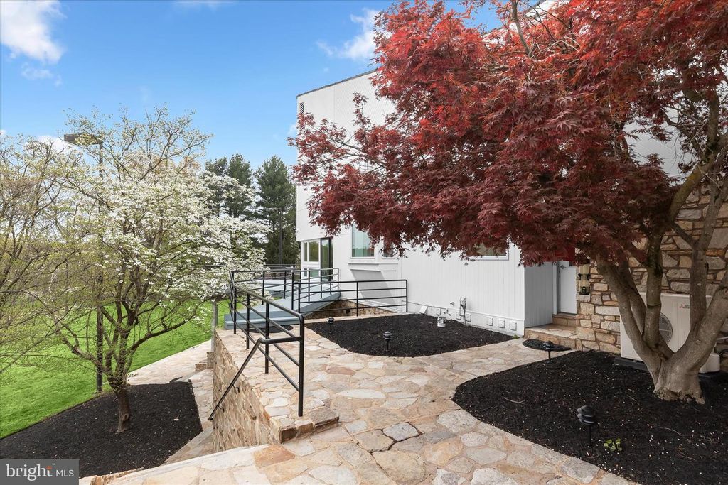 Image 108 of property listing at 11802 FARSIDE RD, Ellicott City, MD 21042