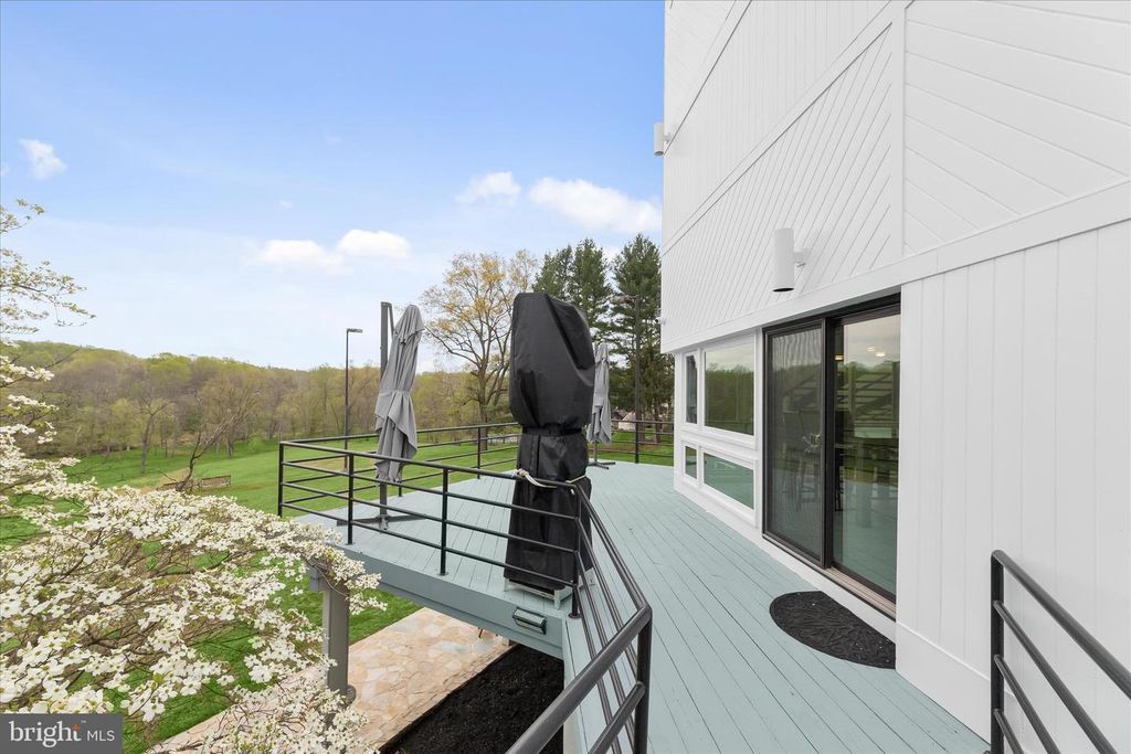 Image 110 of property listing at 11802 FARSIDE RD, Ellicott City, MD 21042