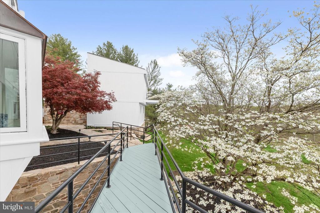 Image 111 of property listing at 11802 FARSIDE RD, Ellicott City, MD 21042