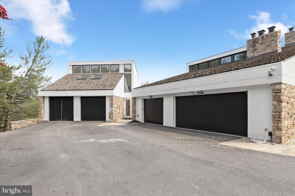 Image 112 of property listing at 11802 FARSIDE RD, Ellicott City, MD 21042