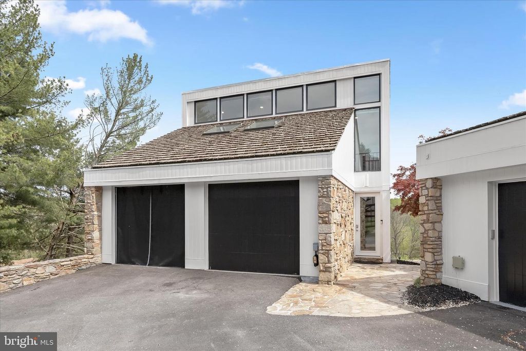 Image 113 of property listing at 11802 FARSIDE RD, Ellicott City, MD 21042