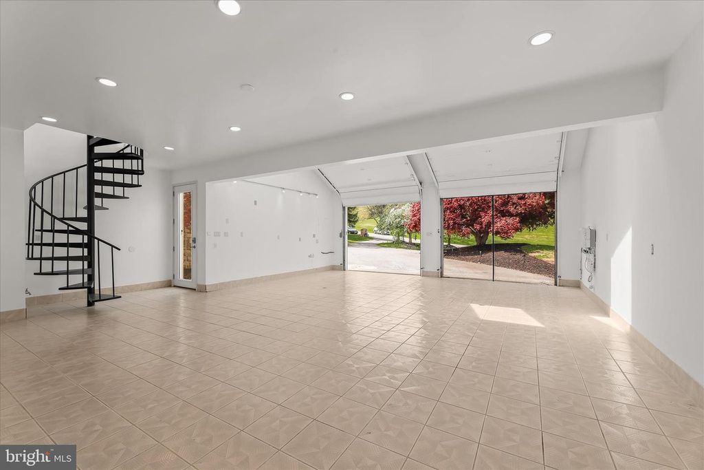 Image 115 of property listing at 11802 FARSIDE RD, Ellicott City, MD 21042