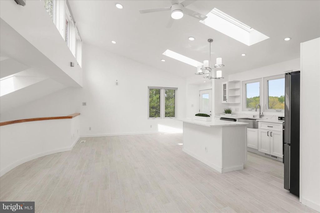 Image 117 of property listing at 11802 FARSIDE RD, Ellicott City, MD 21042