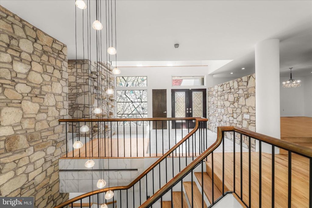 Image 12 of property listing at 11802 FARSIDE RD, Ellicott City, MD 21042