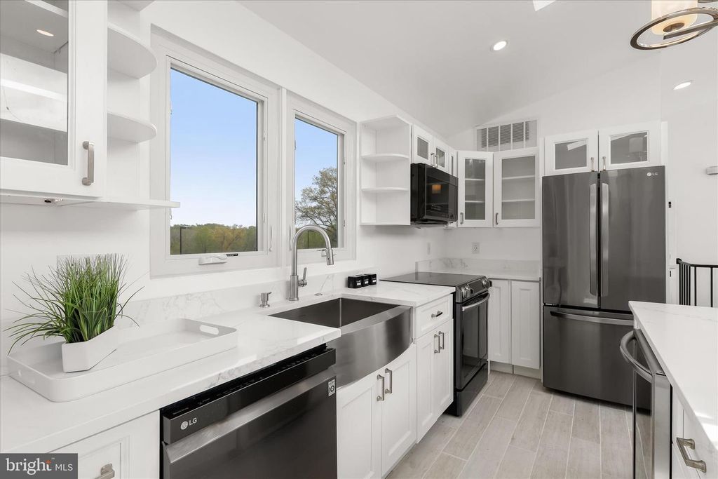 Image 118 of property listing at 11802 FARSIDE RD, Ellicott City, MD 21042