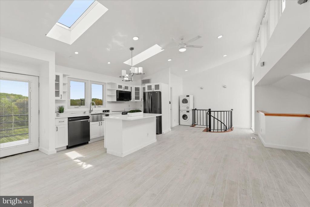 Image 120 of property listing at 11802 FARSIDE RD, Ellicott City, MD 21042