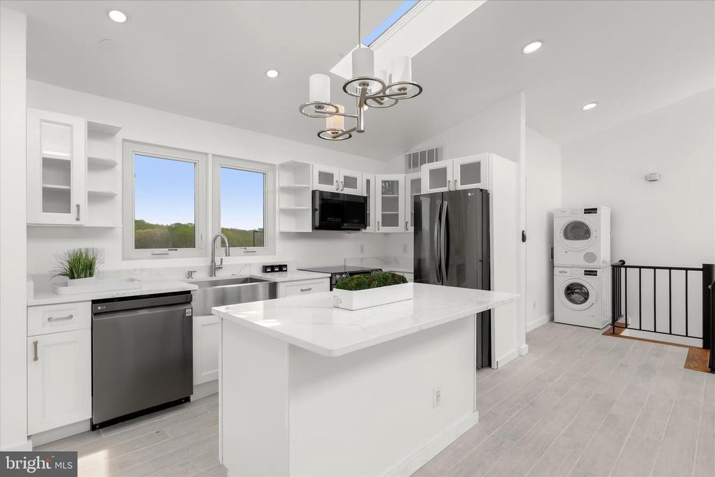 Image 121 of property listing at 11802 FARSIDE RD, Ellicott City, MD 21042