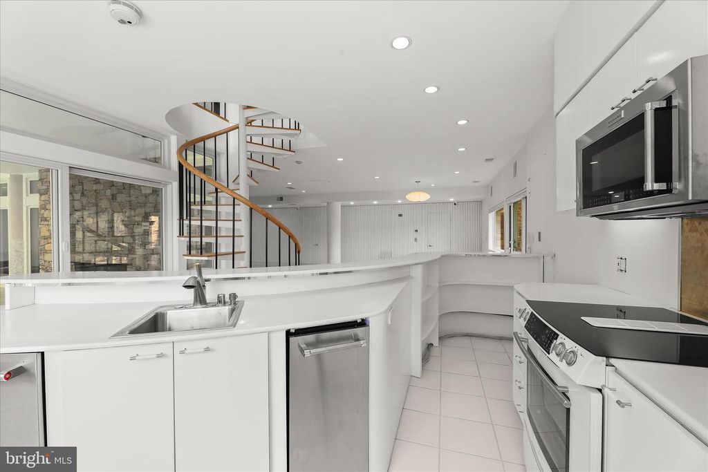 Image 125 of property listing at 11802 FARSIDE RD, Ellicott City, MD 21042