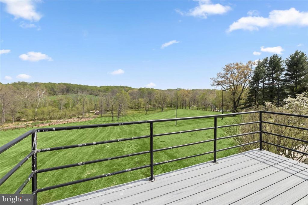 Image 126 of property listing at 11802 FARSIDE RD, Ellicott City, MD 21042