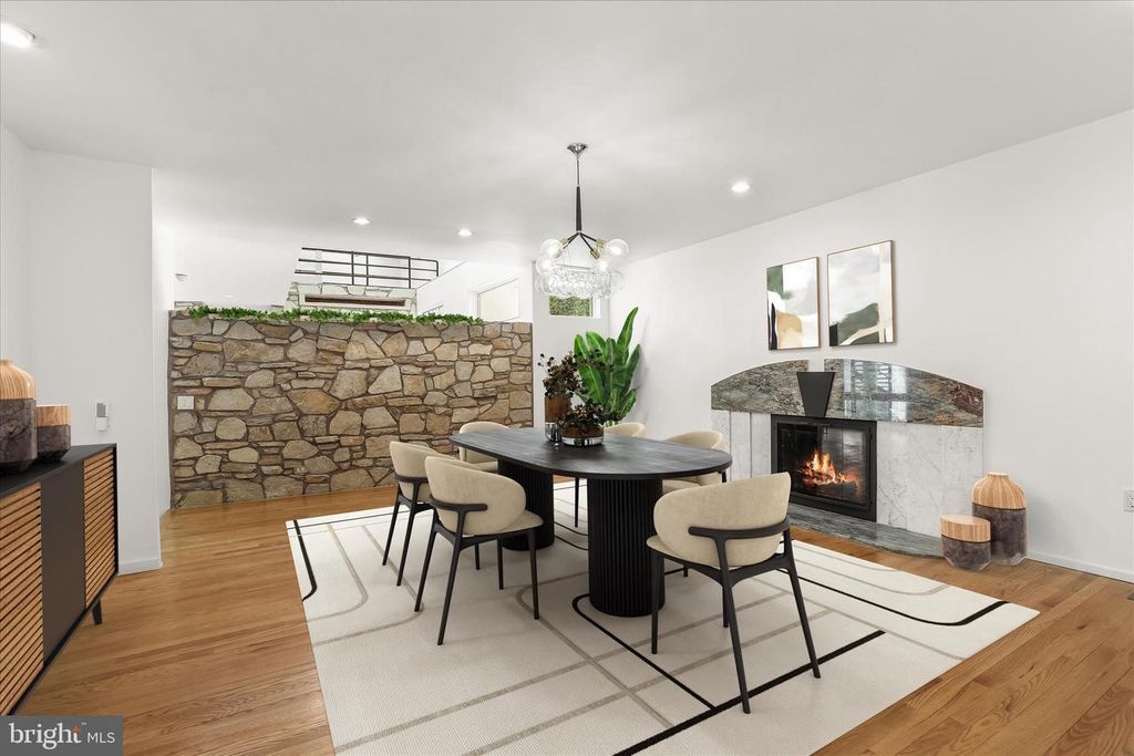 Image 13 of property listing at 11802 FARSIDE RD, Ellicott City, MD 21042