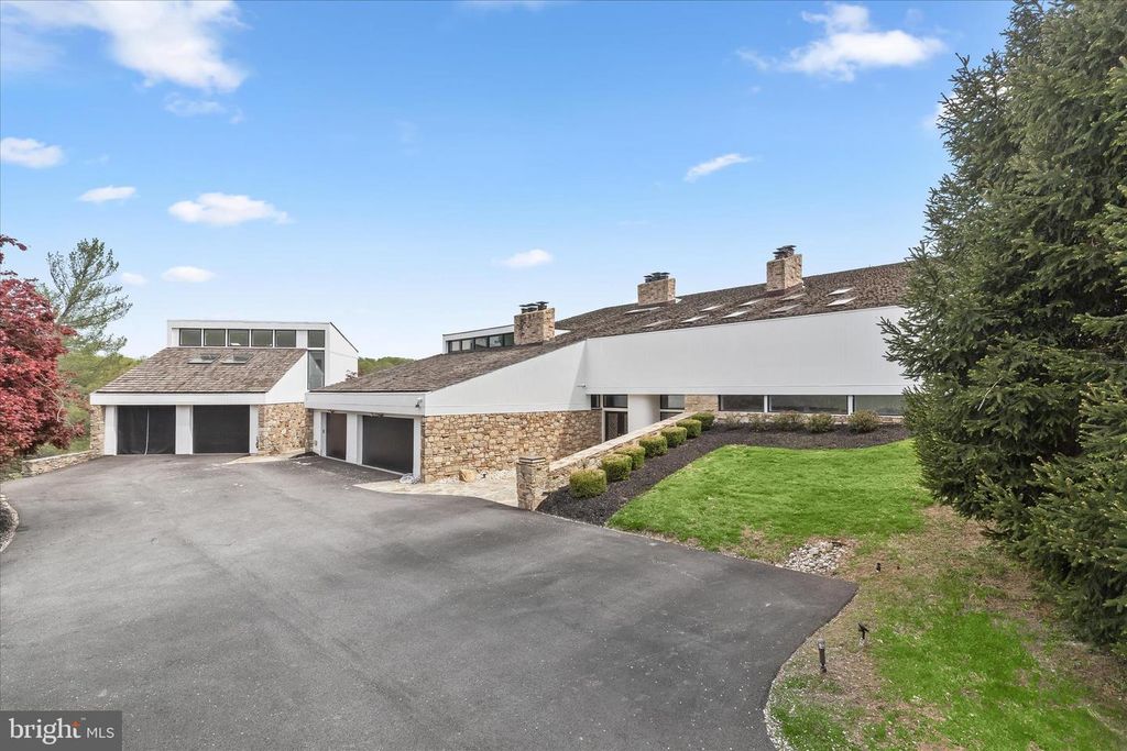 Image 129 of property listing at 11802 FARSIDE RD, Ellicott City, MD 21042