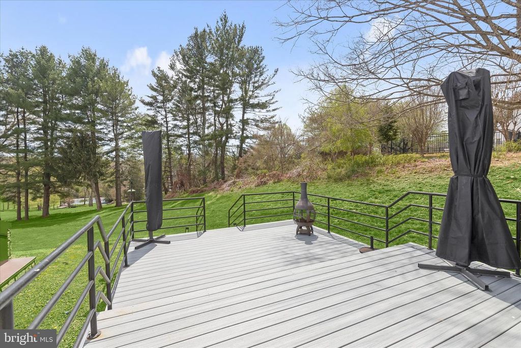 Image 136 of property listing at 11802 FARSIDE RD, Ellicott City, MD 21042