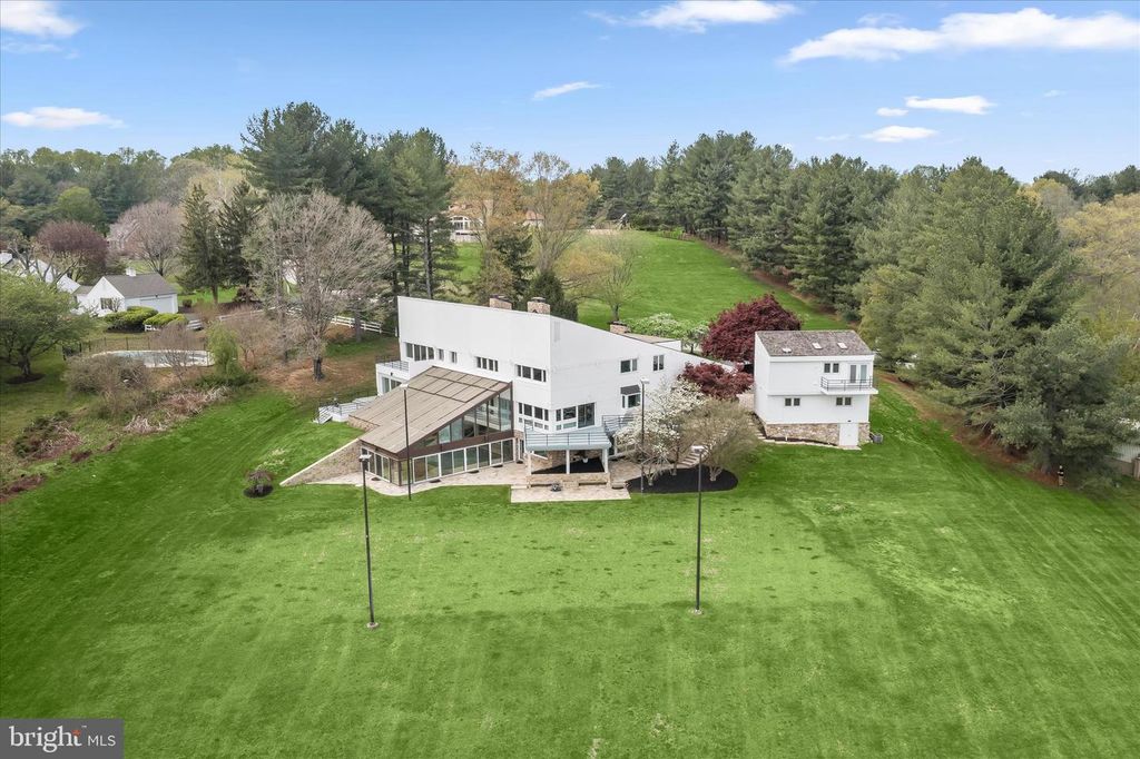 Image 141 of property listing at 11802 FARSIDE RD, Ellicott City, MD 21042