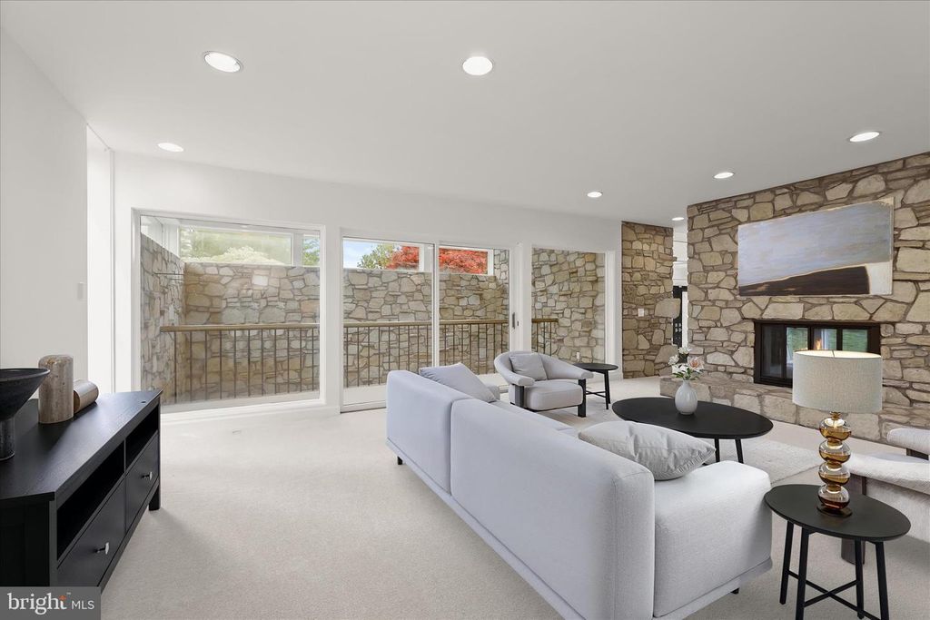 Image 18 of property listing at 11802 FARSIDE RD, Ellicott City, MD 21042