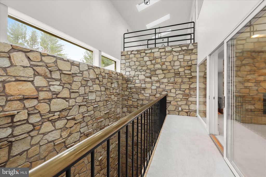 Image 20 of property listing at 11802 FARSIDE RD, Ellicott City, MD 21042