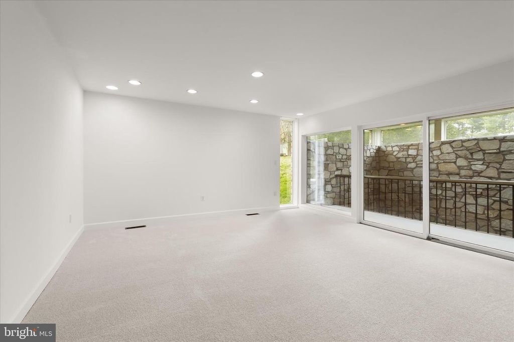 Image 22 of property listing at 11802 FARSIDE RD, Ellicott City, MD 21042