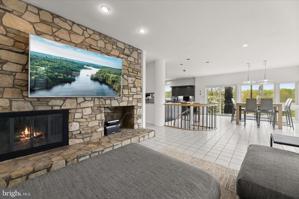 Image 27 of property listing at 11802 FARSIDE RD, Ellicott City, MD 21042