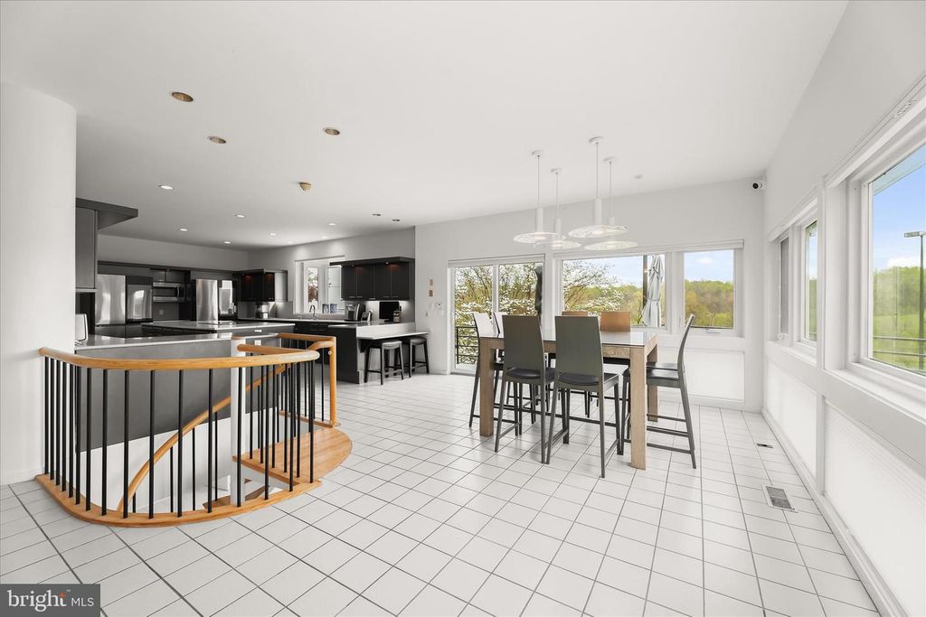 Image 29 of property listing at 11802 FARSIDE RD, Ellicott City, MD 21042