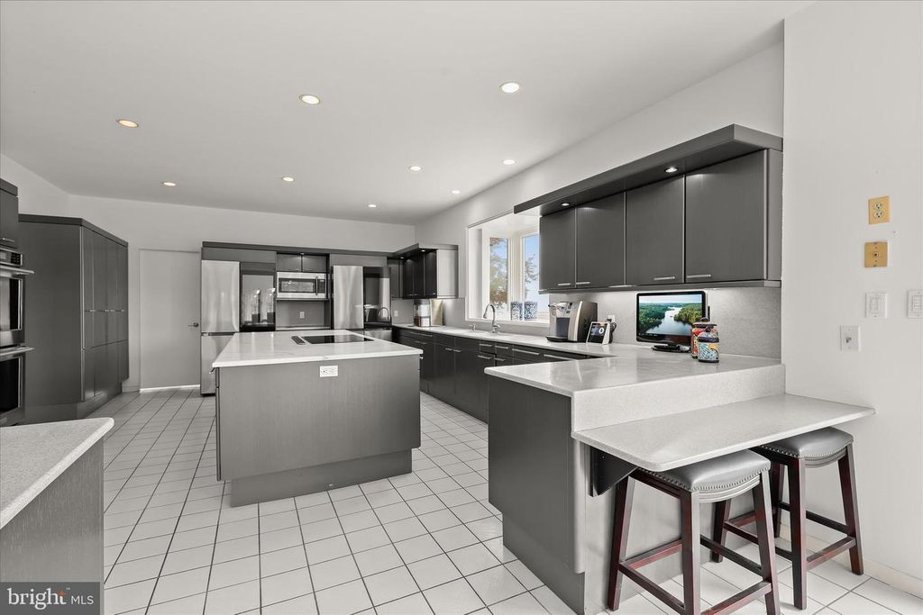 Image 32 of property listing at 11802 FARSIDE RD, Ellicott City, MD 21042