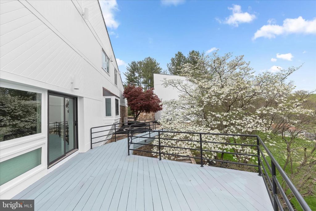 Image 34 of property listing at 11802 FARSIDE RD, Ellicott City, MD 21042