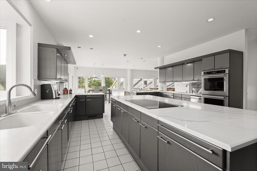 Image 36 of property listing at 11802 FARSIDE RD, Ellicott City, MD 21042