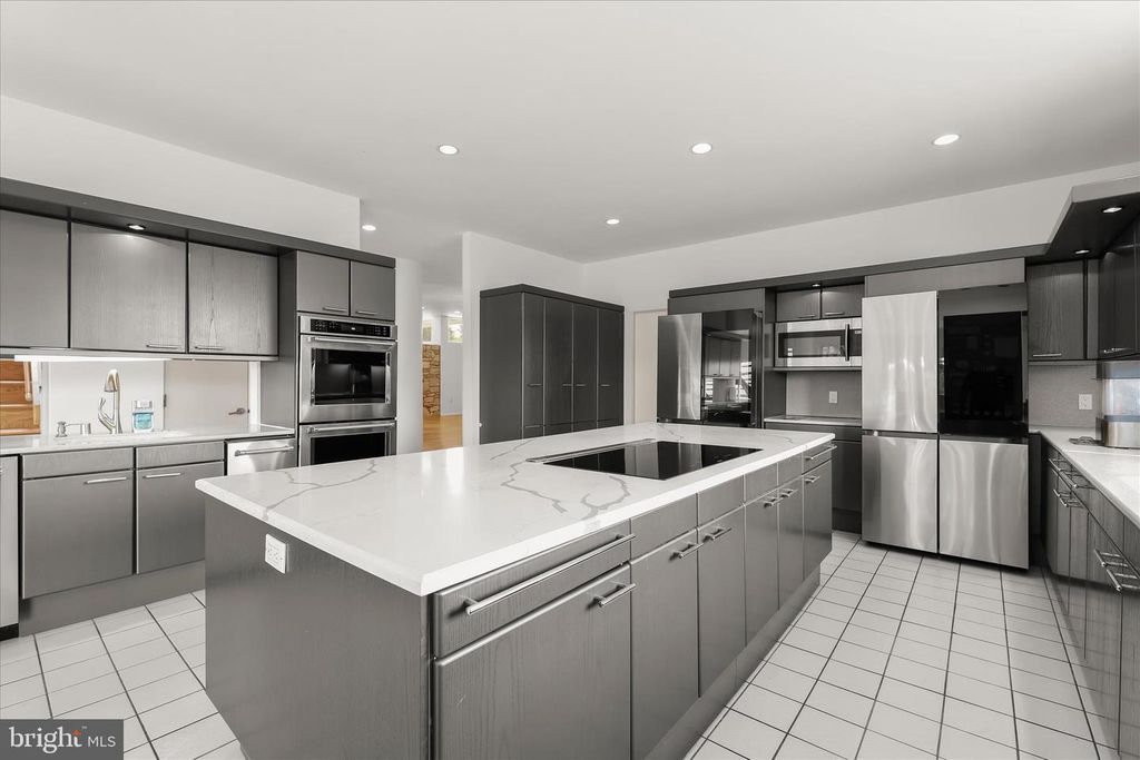 Image 37 of property listing at 11802 FARSIDE RD, Ellicott City, MD 21042