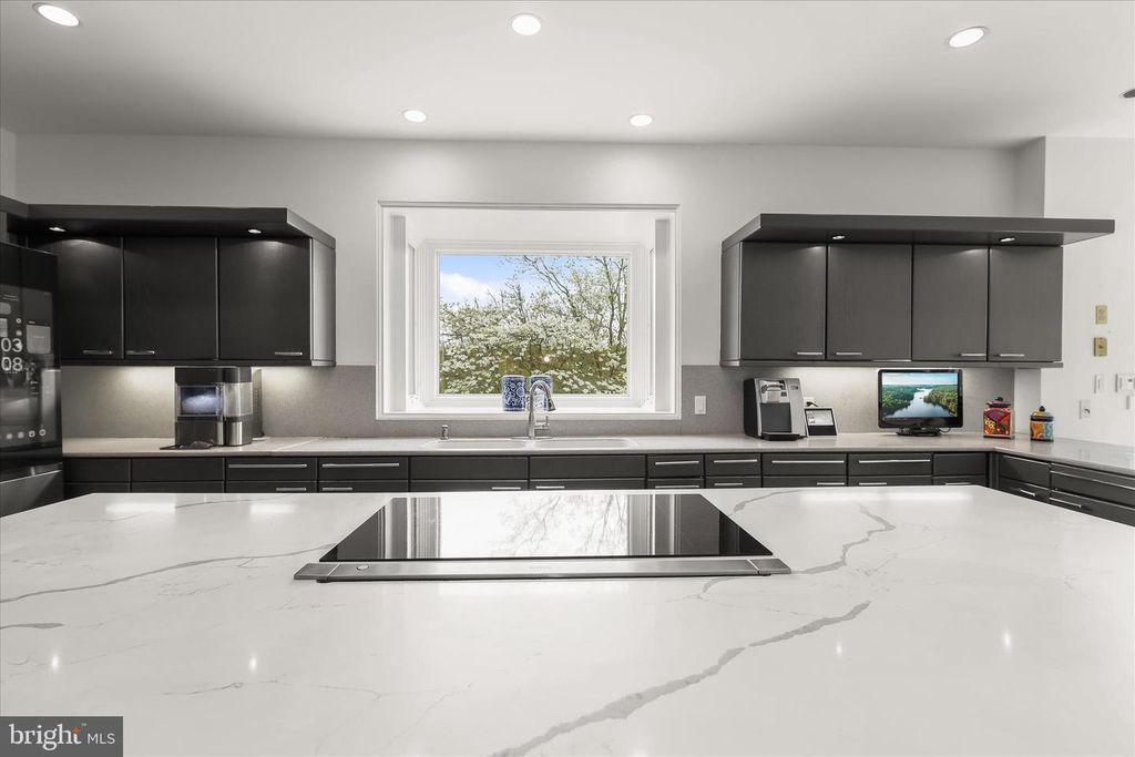 Image 39 of property listing at 11802 FARSIDE RD, Ellicott City, MD 21042