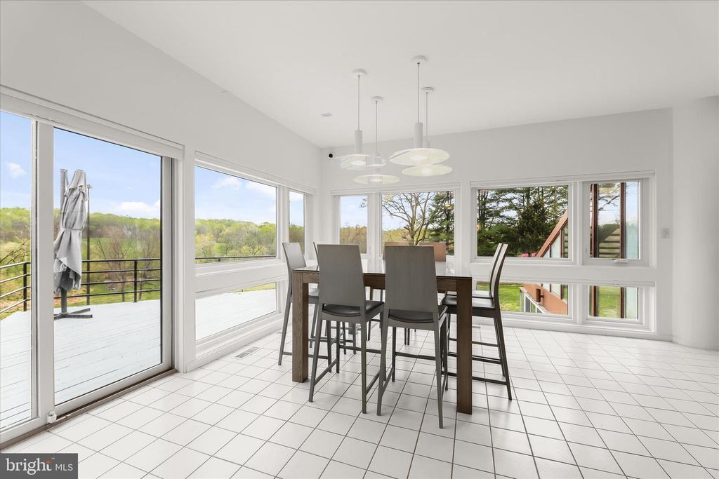 Image 41 of property listing at 11802 FARSIDE RD, Ellicott City, MD 21042