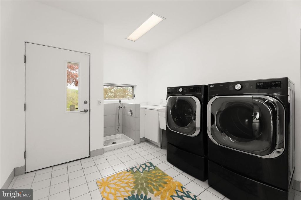 Image 44 of property listing at 11802 FARSIDE RD, Ellicott City, MD 21042