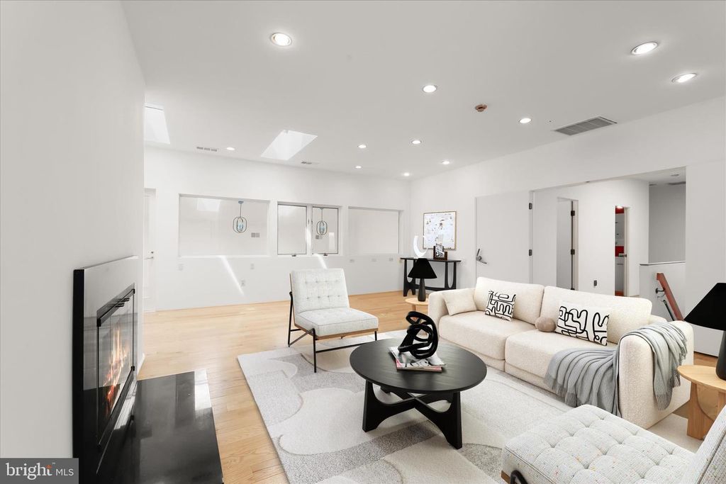 Image 56 of property listing at 11802 FARSIDE RD, Ellicott City, MD 21042