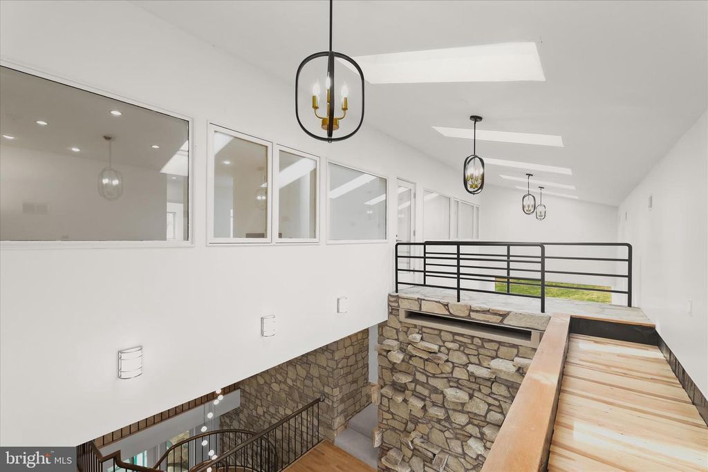 Image 58 of property listing at 11802 FARSIDE RD, Ellicott City, MD 21042