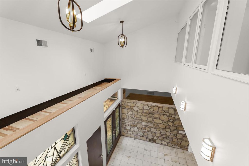 Image 59 of property listing at 11802 FARSIDE RD, Ellicott City, MD 21042