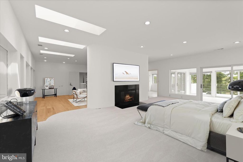 Image 60 of property listing at 11802 FARSIDE RD, Ellicott City, MD 21042