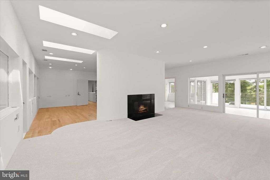 Image 61 of property listing at 11802 FARSIDE RD, Ellicott City, MD 21042